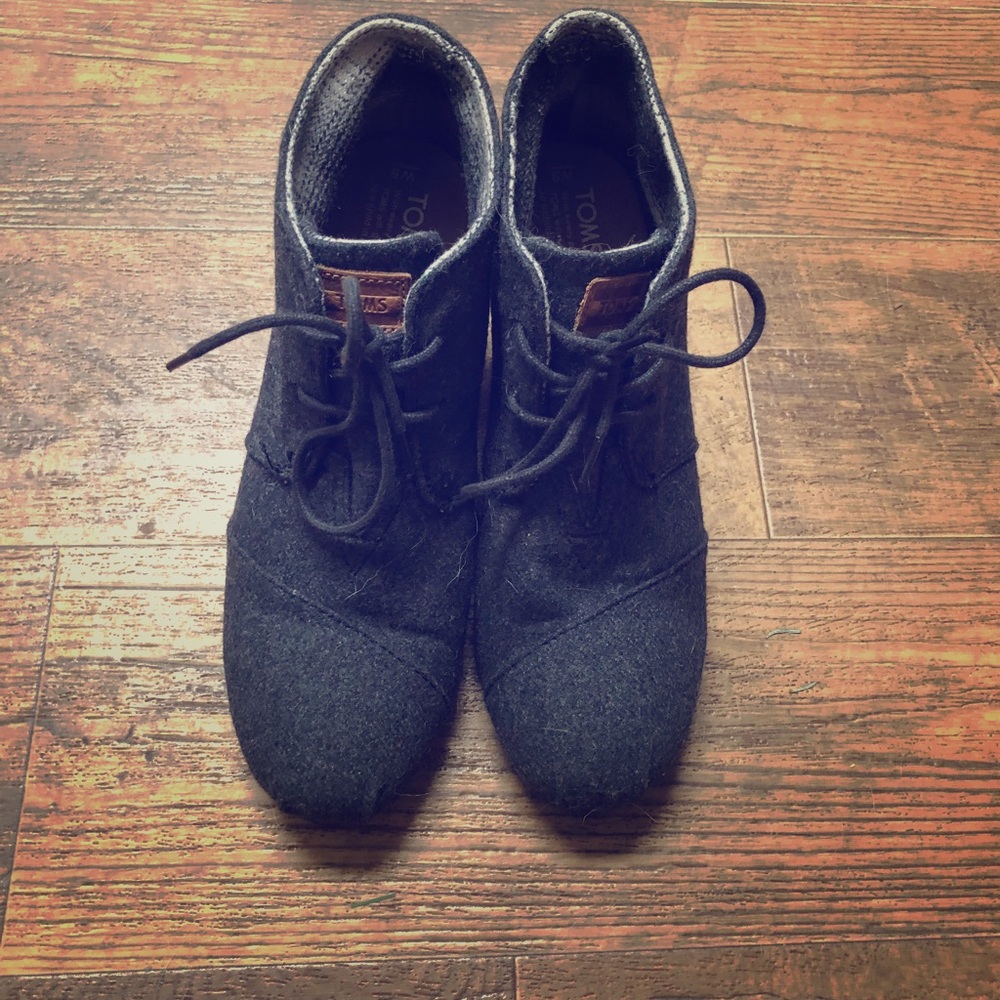 Tom’s Wedge Shoes